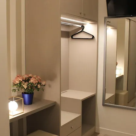 皮齐内利酒店 3* 里米尼