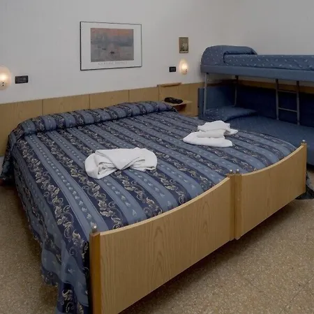 皮齐内利酒店 里米尼