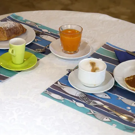 皮齐内利酒店 3* 里米尼