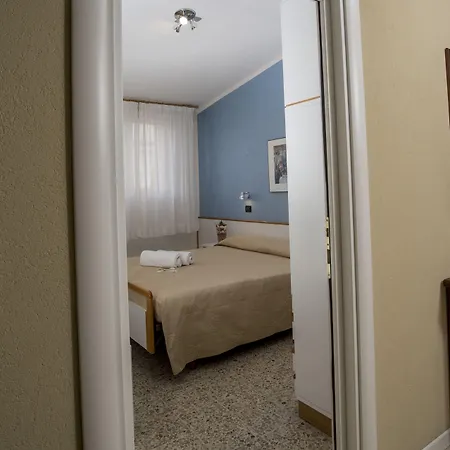 皮齐内利酒店 3*